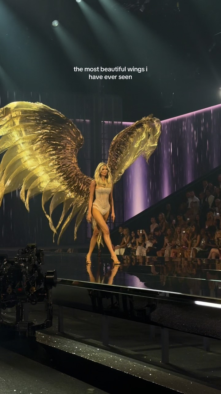 Hoskelsa brings her signature chaos to the Victoria's Secret runway